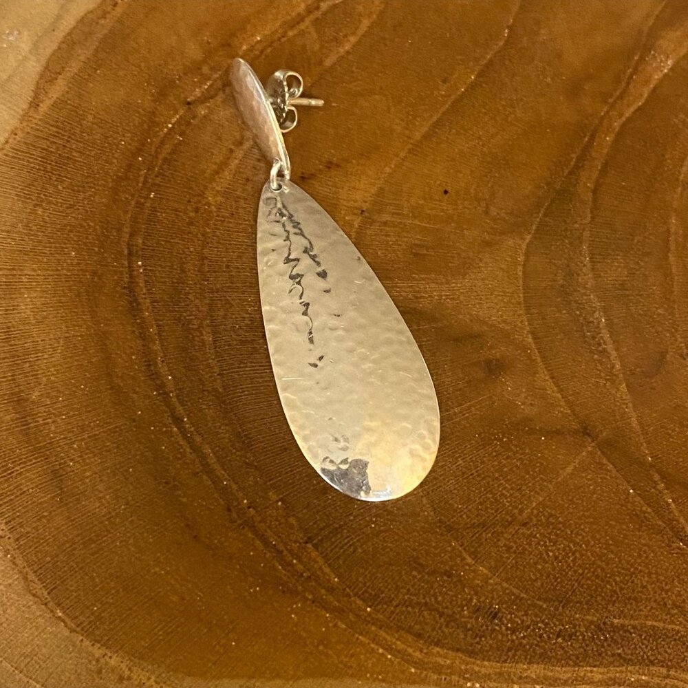 SINGLE Retired James Avery Hammered Teardrop Earring, Sterling SIlver